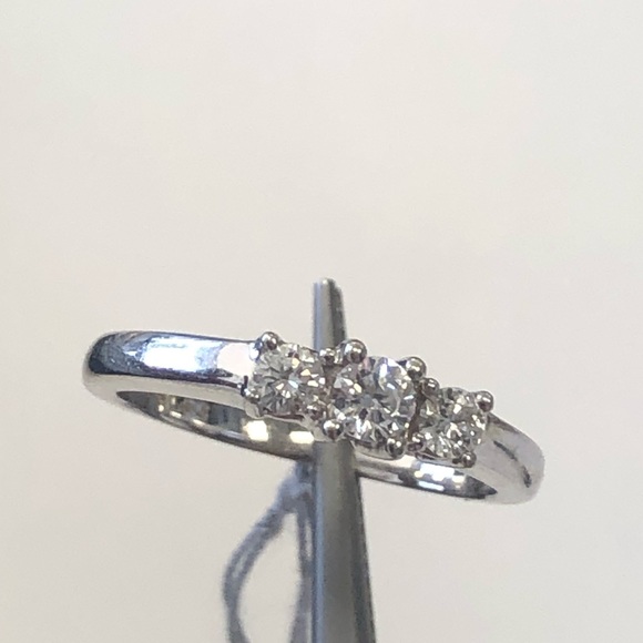 Diamond Ring - Picture 3 of 6